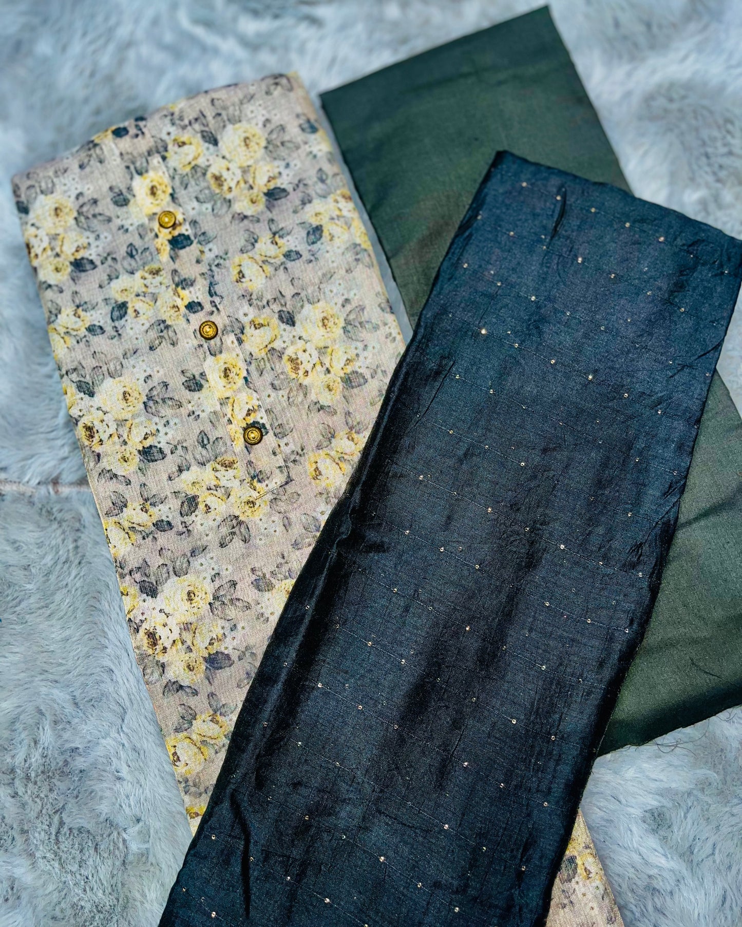 Special Offer: Flat 30% OFF Unstitched Salwar Set