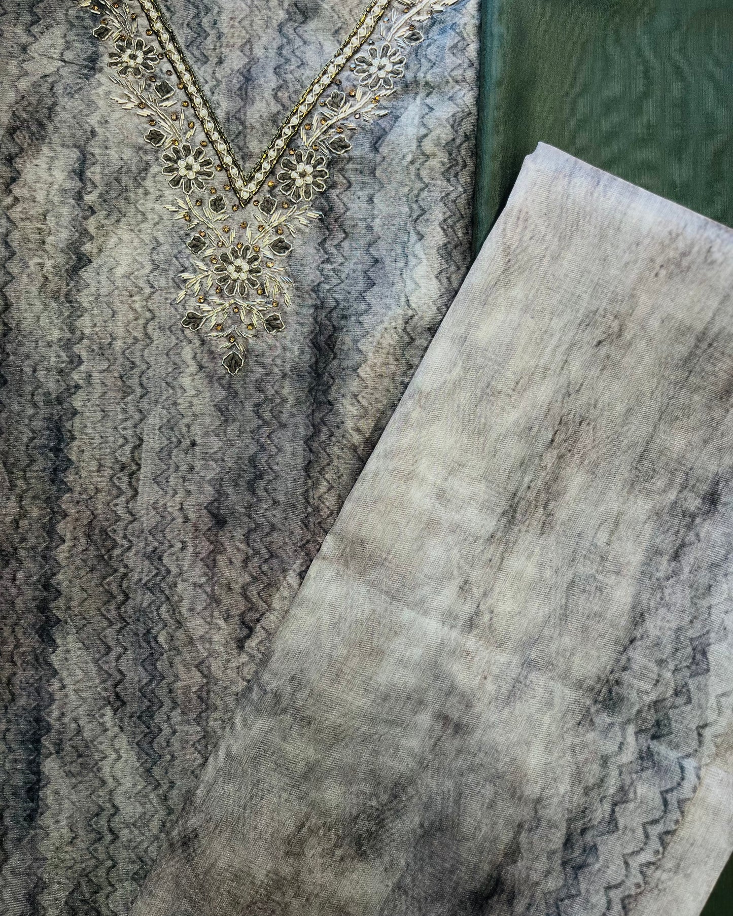 Special Offer: Flat 30% OFF Unstitched Salwar Set