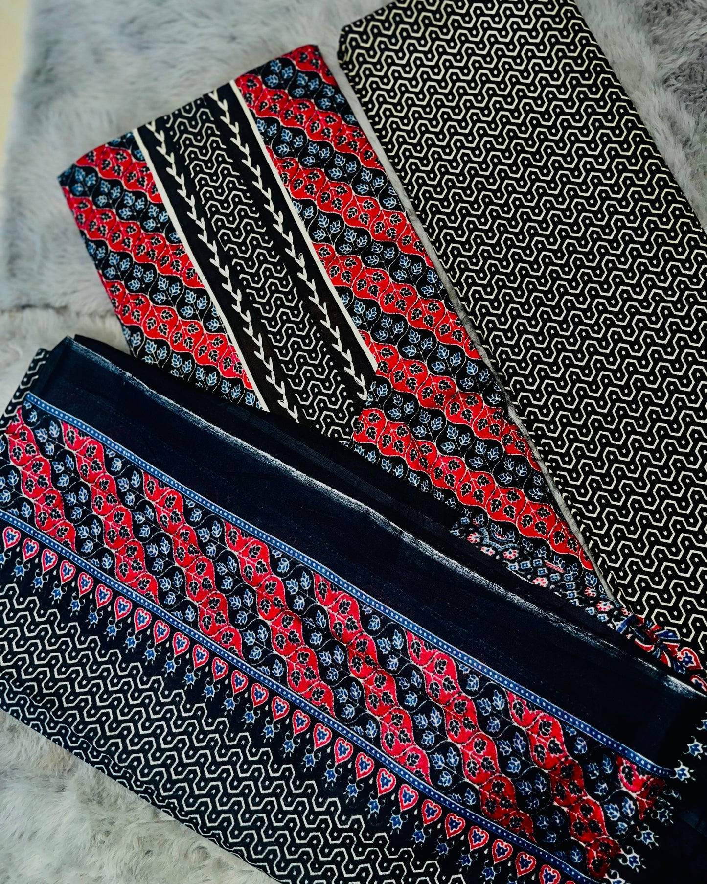 Special Offer: Flat 30% OFF Unstitched Salwar Set