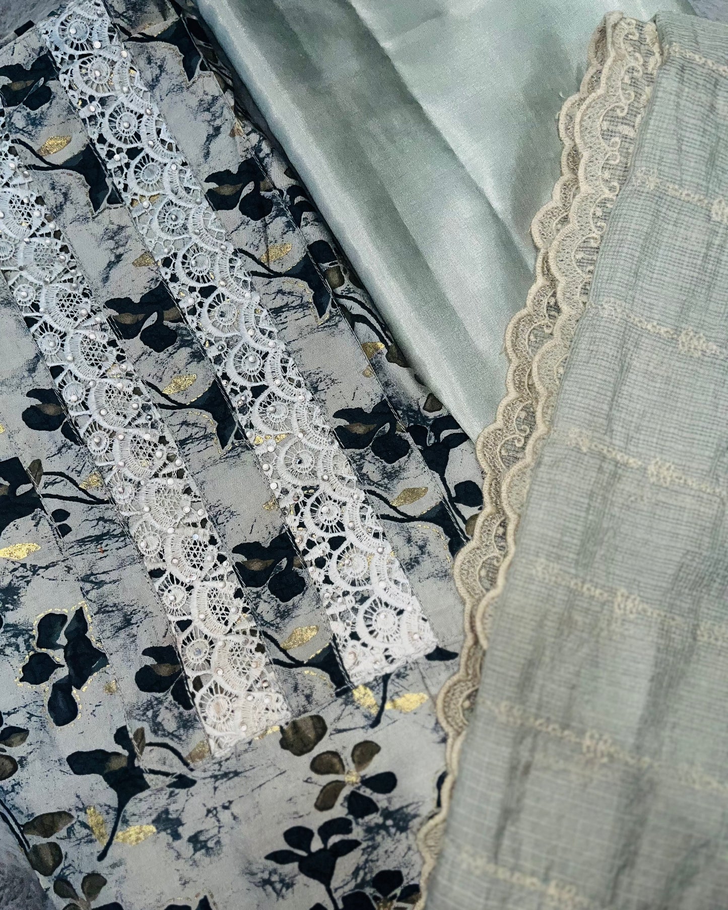 Special Offer: Flat 30% OFF Unstitched Salwar Set