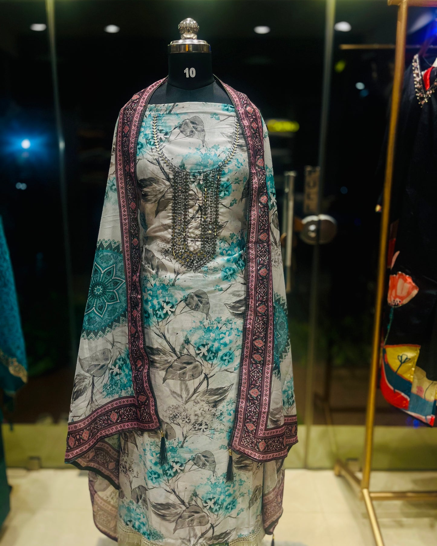 Special Offer: Flat 30% OFF Unstitched Salwar Set