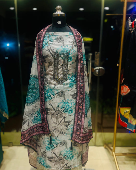 Special Offer: Flat 30% OFF Unstitched Salwar Set