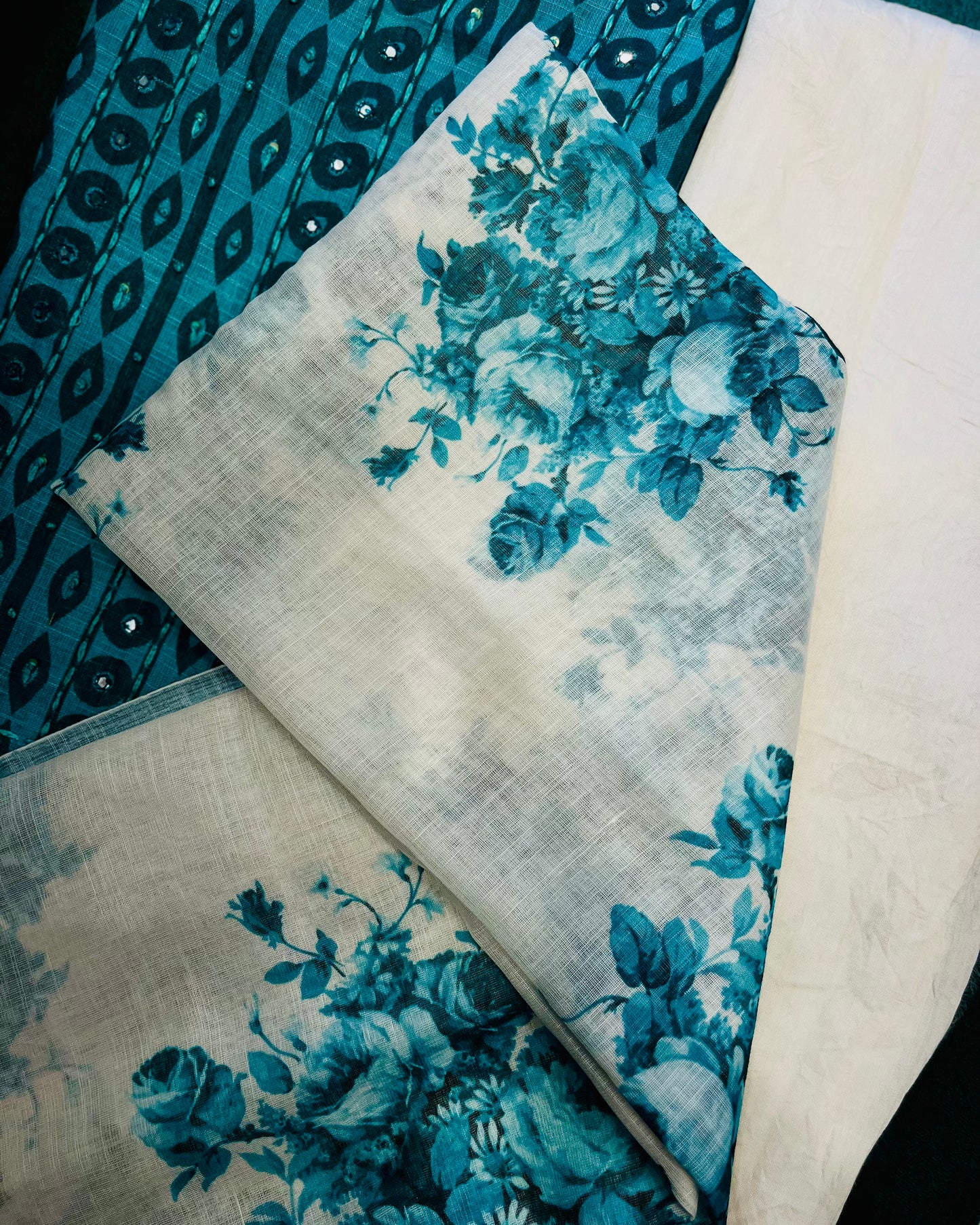 Special Offer: Flat 30% OFF Unstitched Salwar Set