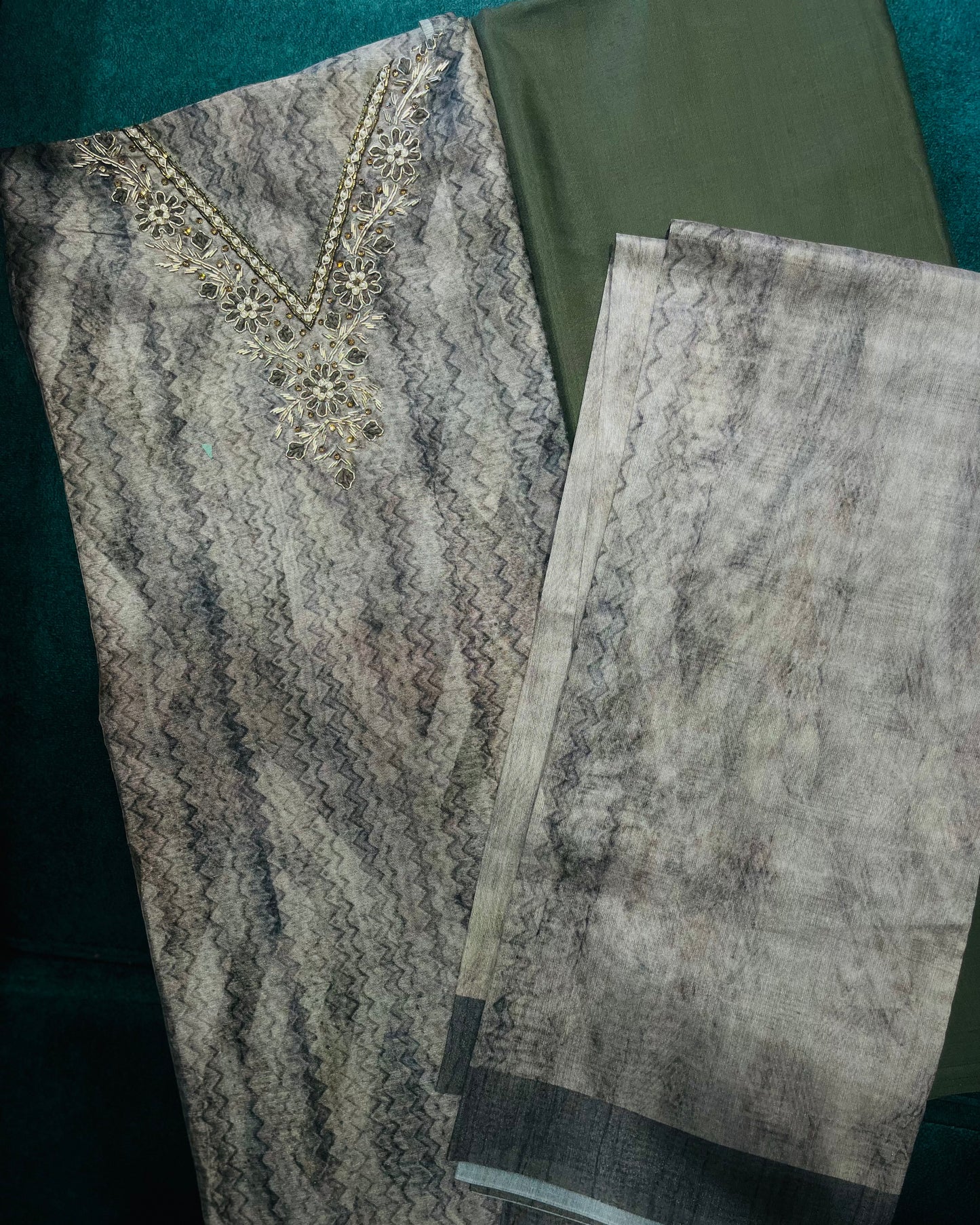 Special Offer: Flat 30% OFF Unstitched Salwar Set