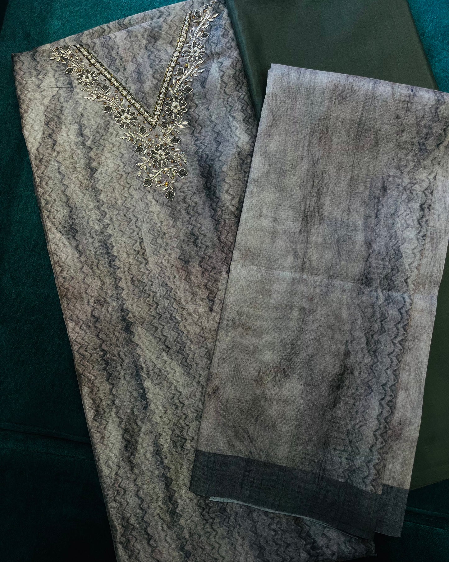 Special Offer: Flat 30% OFF Unstitched Salwar Set